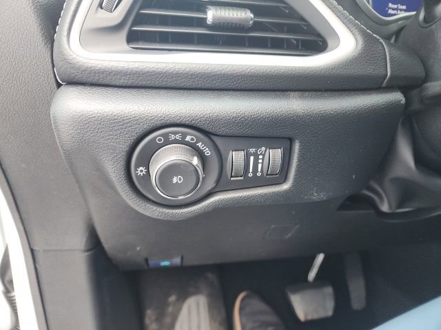 New 2026 Chrysler Pacifica Select image 16