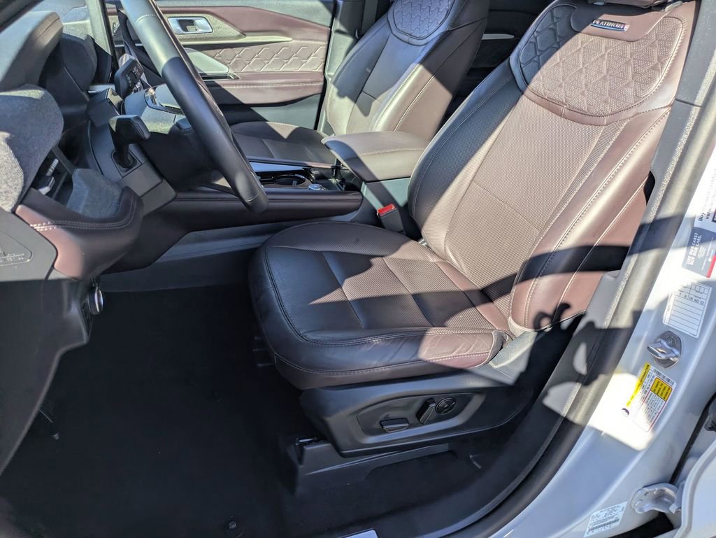 Used 2025 Ford Explorer Platinum w/ LUX Leather Package image 14