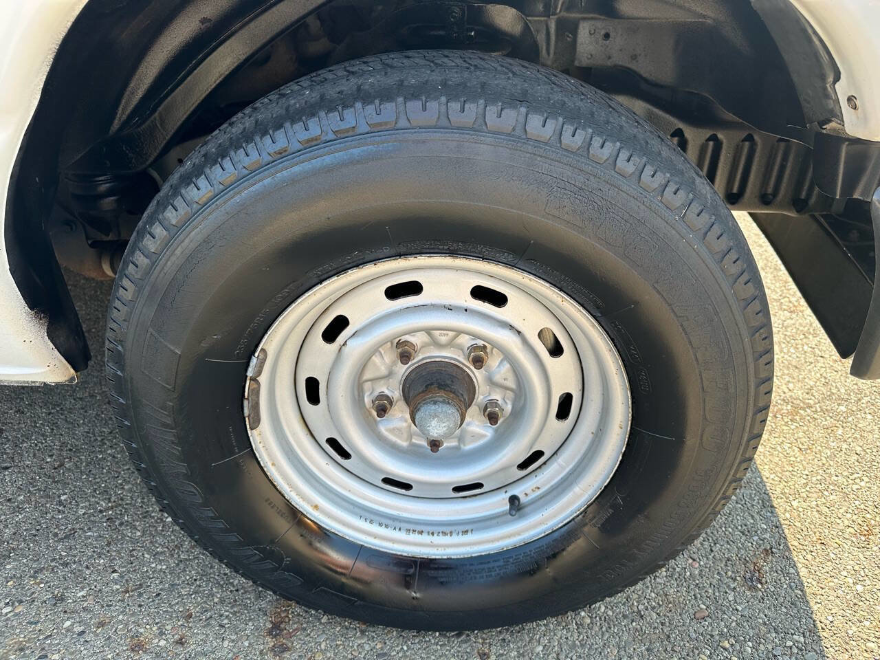 Used 2003 Ford E-150 and Econoline 150 image 21