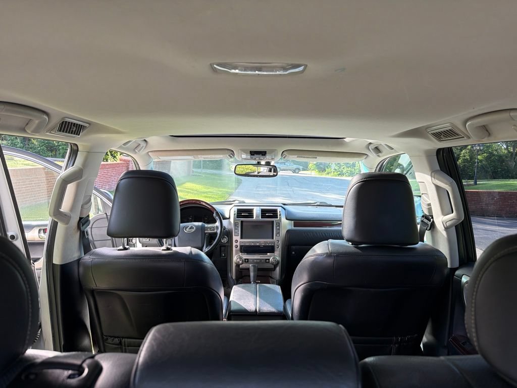 Used 2017 Lexus GX 460 Premium w/ Premium Package AWD/4WD image 30