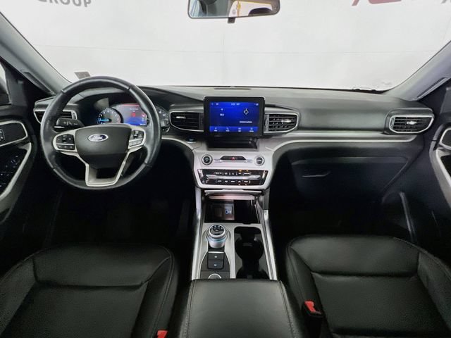 Used 2022 Ford Explorer XLT w/ Equipment Group 202A AWD/4WD image 24