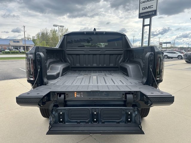 New 2025 GMC Hummer EV 2X w/ LPO, Dark Essentials Package image 19