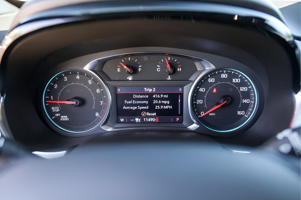 Used 2023 Chevrolet Traverse RS FWD image 14