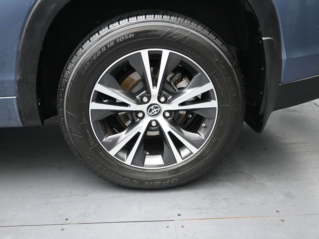 Used 2016 Toyota Highlander XLE image 11
