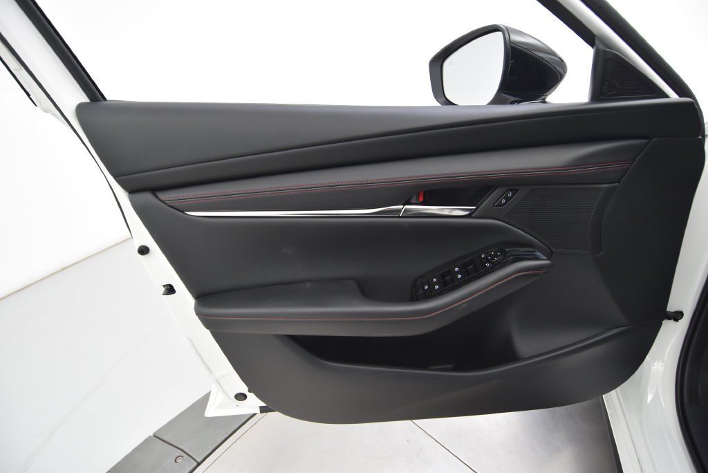 New 2026 MAZDA MAZDA3 Carbon AWD/4WD image 32