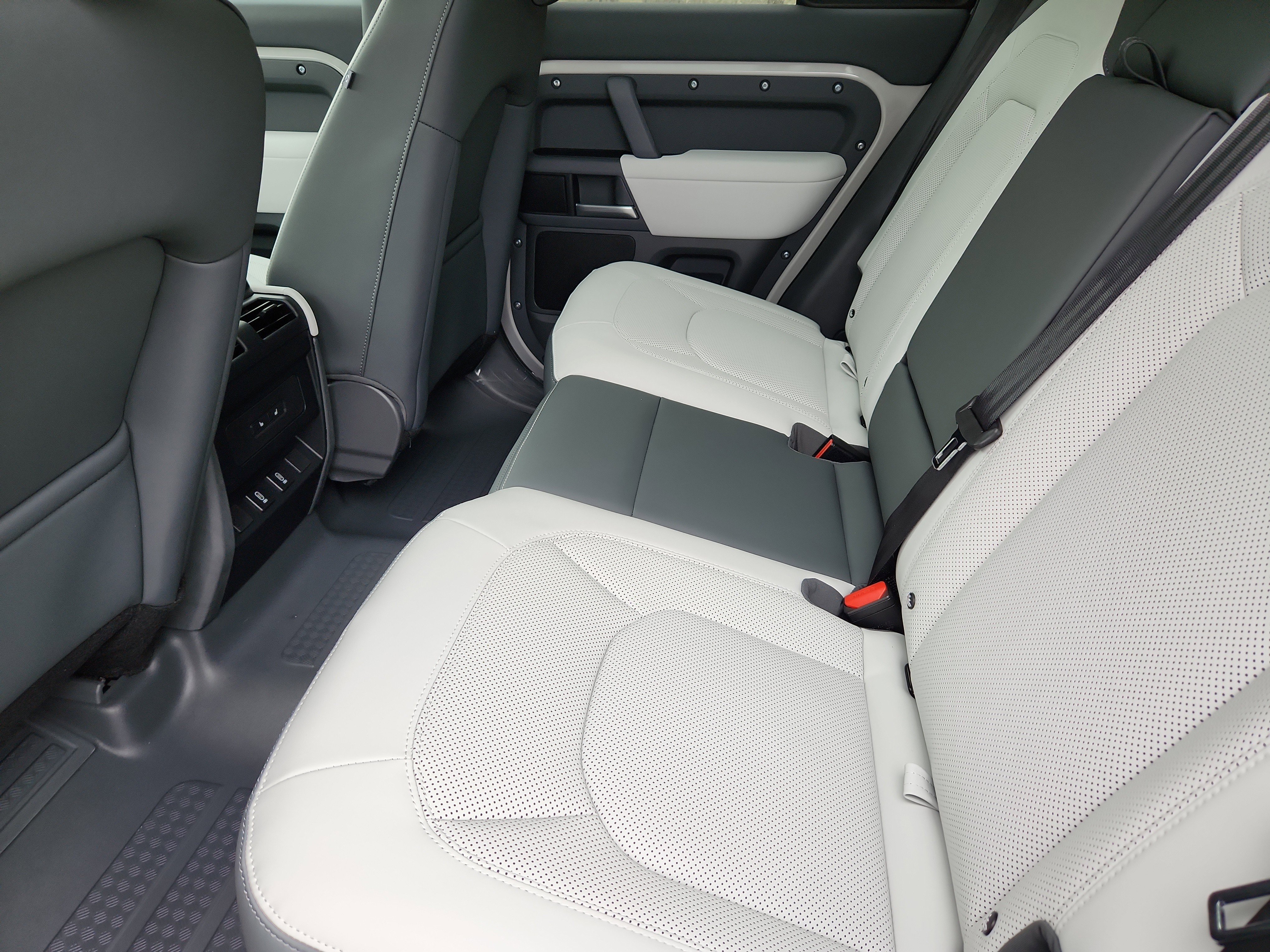 New 2026 Land Rover Defender 110 S image 5