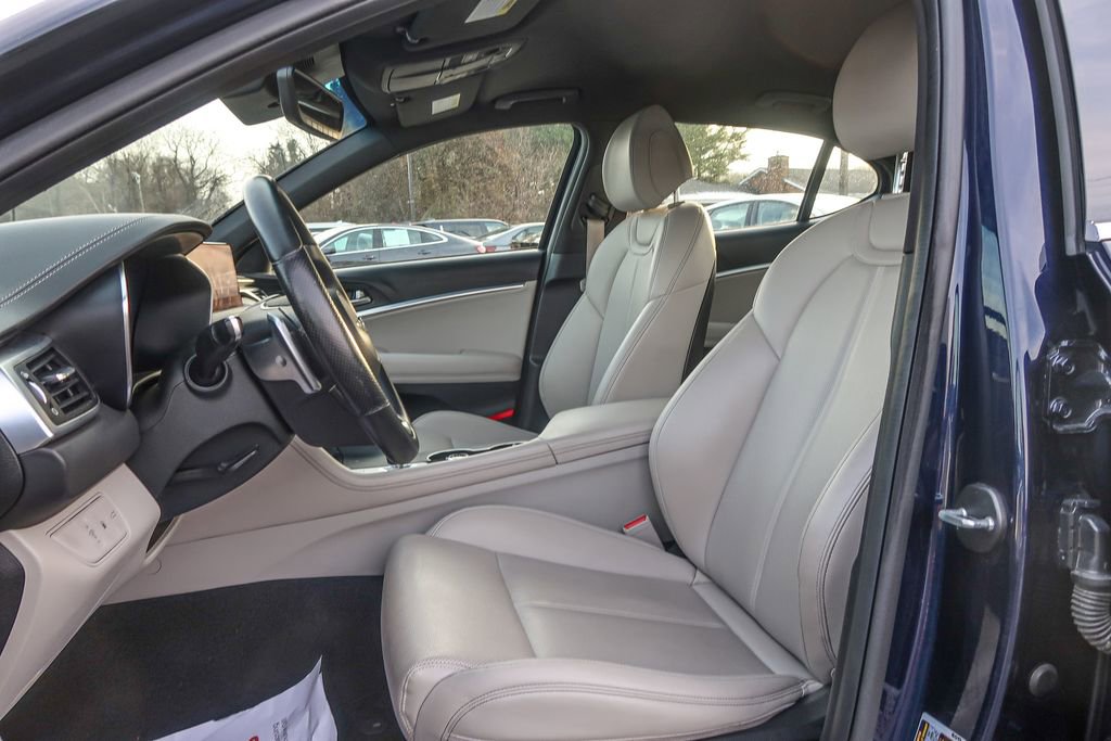 Used 2023 Genesis G70 2.0T image 25