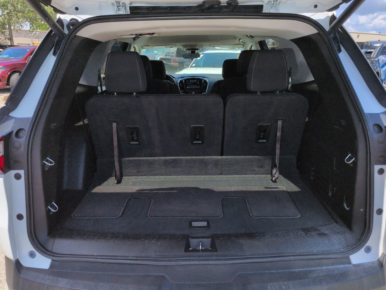 Used 2019 Chevrolet Traverse LT FWD image 13