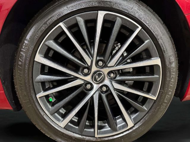 Certified 2024 Lexus ES 300h w/ Premium Package FWD image 33