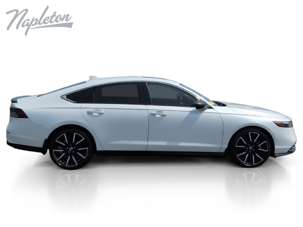 Used 2024 Honda Accord Touring image 7