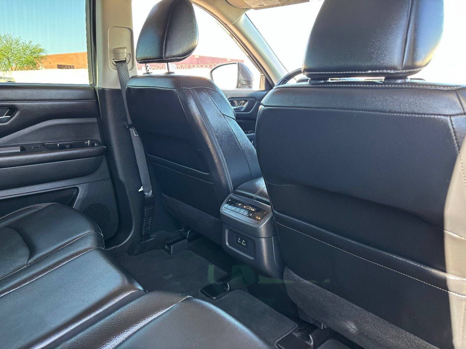 Certified 2023 Nissan Pathfinder SL FWD image 14