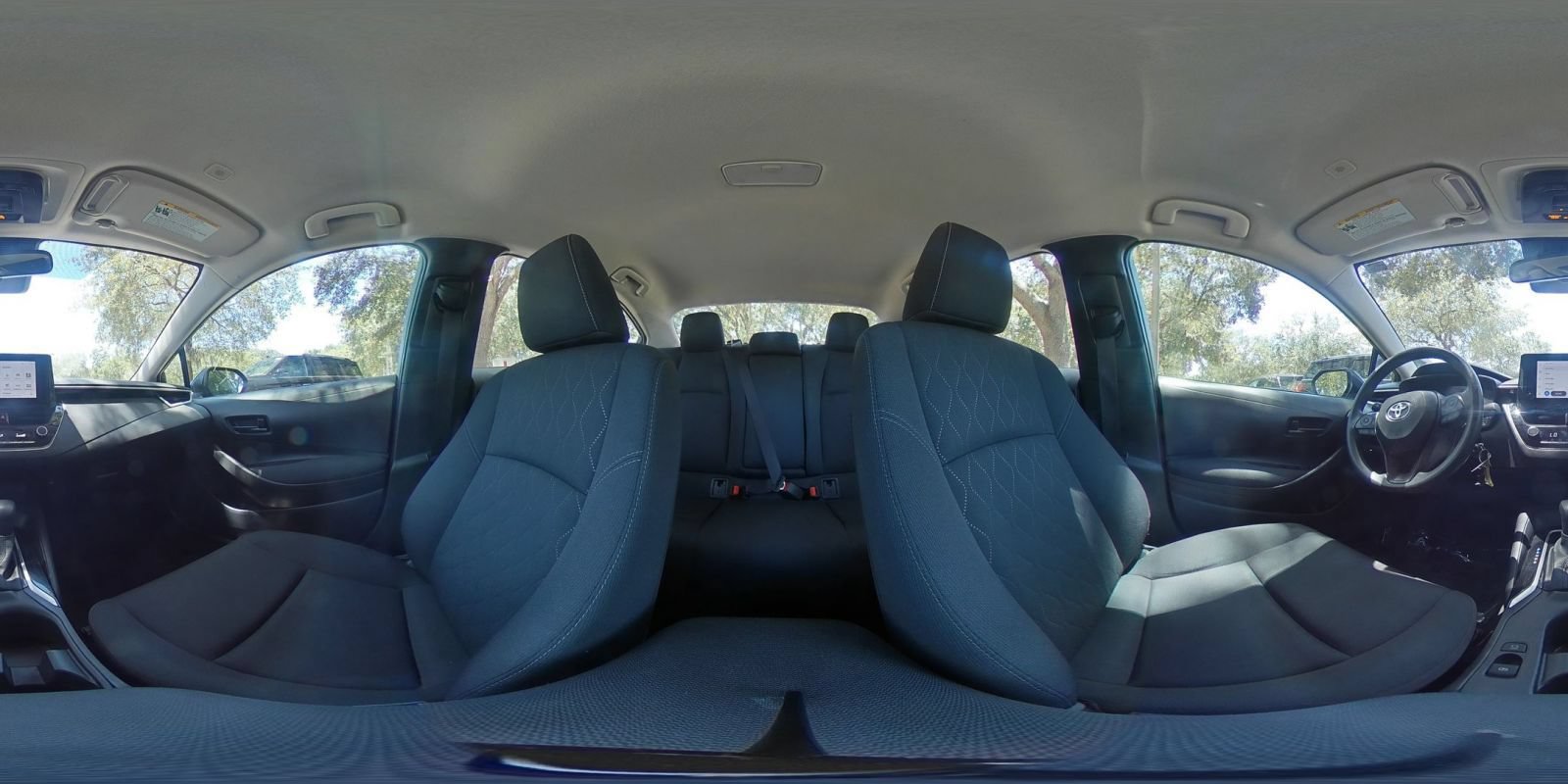 Used 2025 Toyota Corolla LE FWD image 39