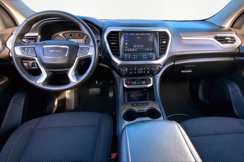 Used 2023 GMC Acadia SLE image 7