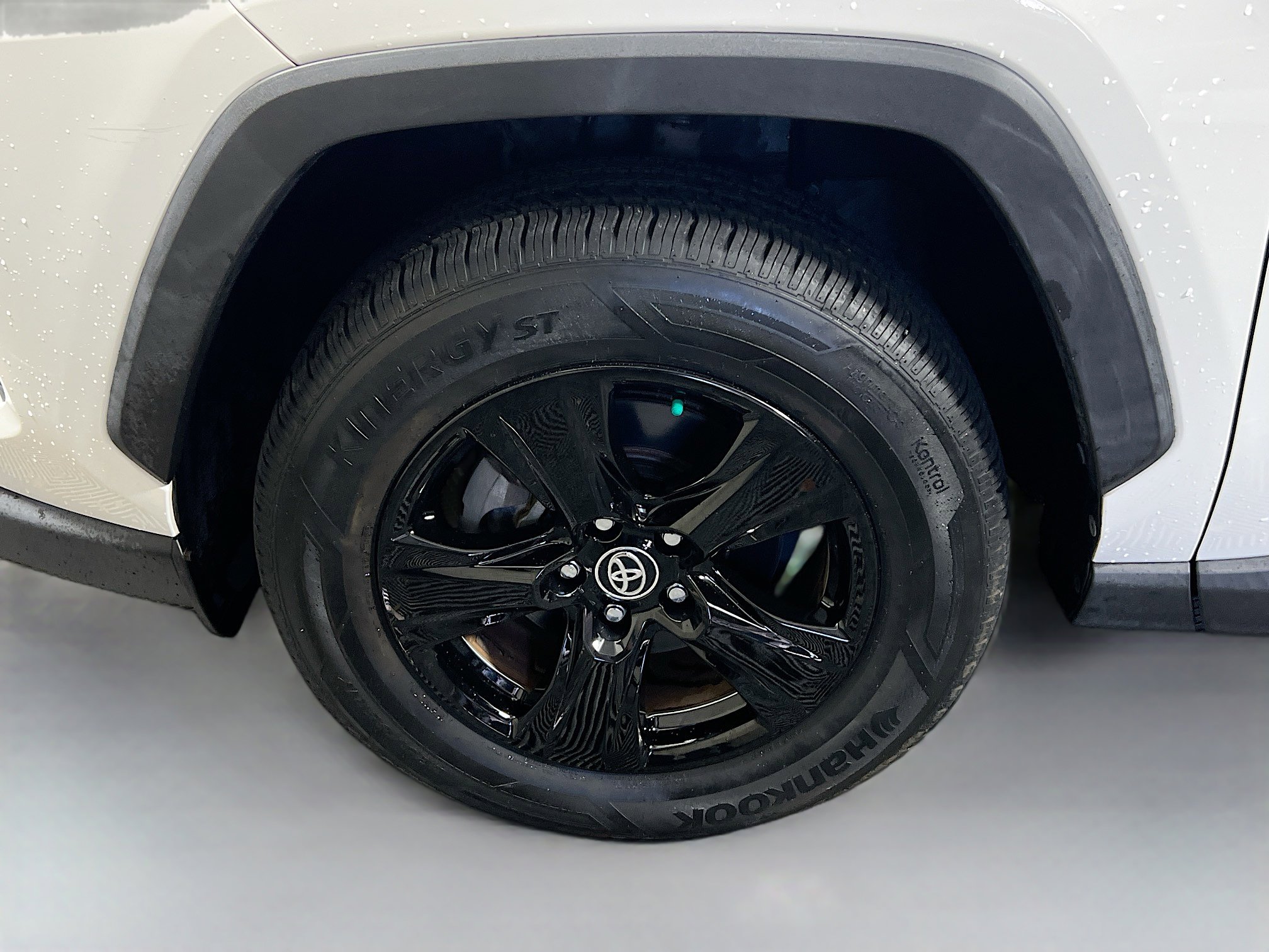 Used 2020 Toyota RAV4 XLE w/ Convenience Package image 13