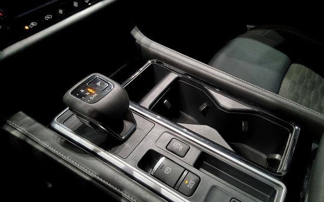 Used 2024 Nissan Pathfinder SV image 21