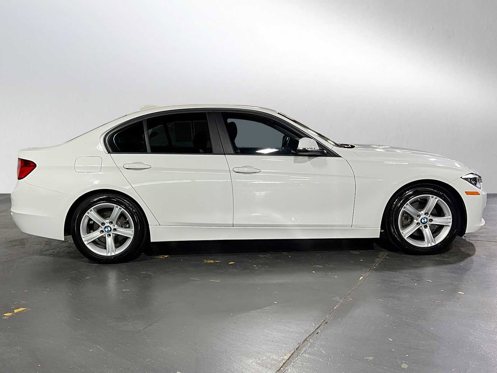 Used 2012 BMW 328i Sedan image 2