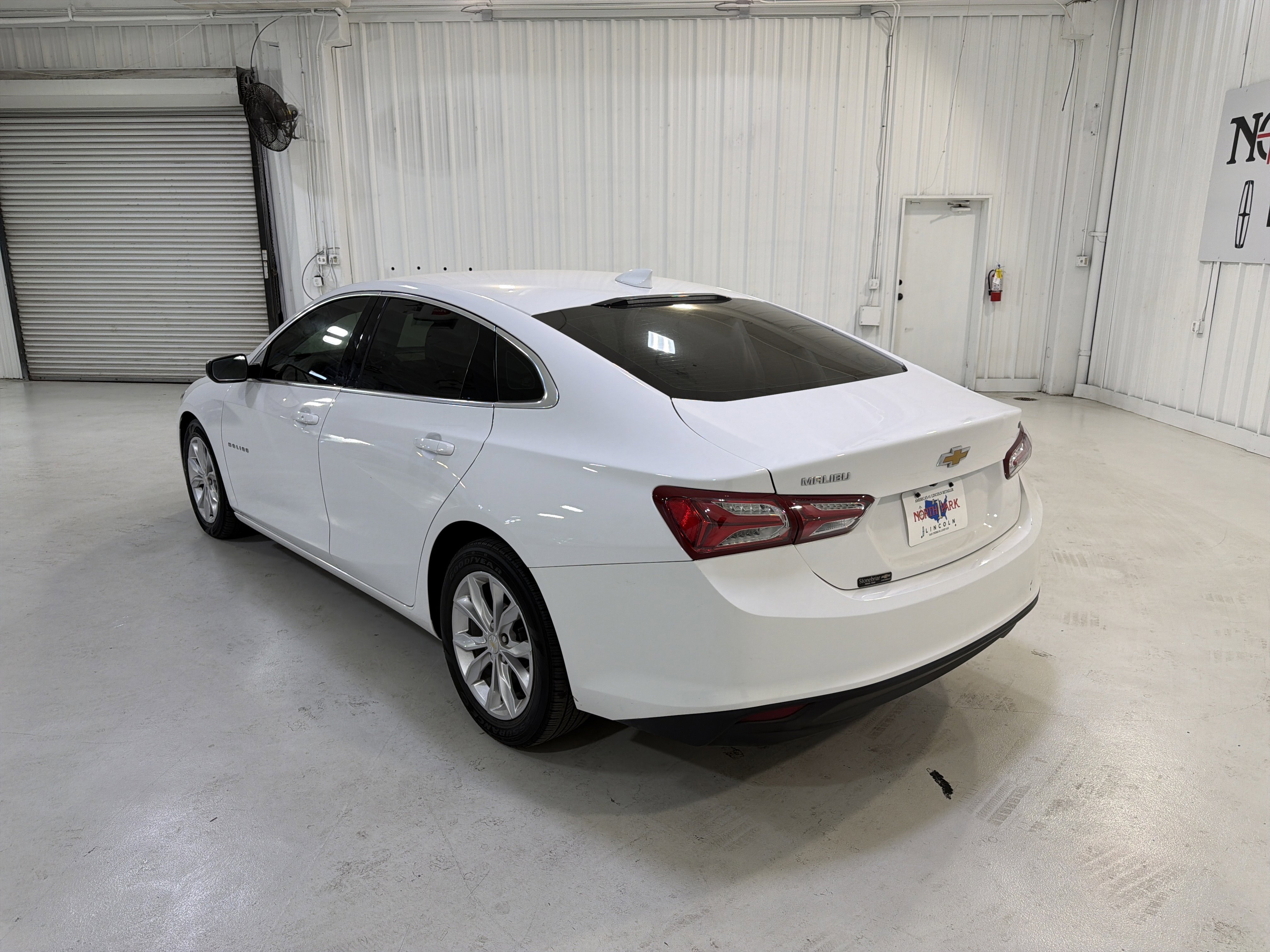 Used 2022 Chevrolet Malibu LT image 3