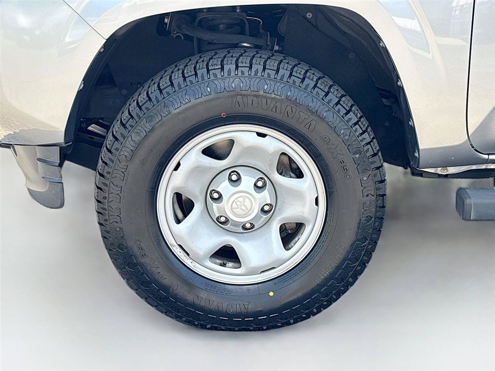 Used 2018 Toyota Tacoma SR RWD image 32