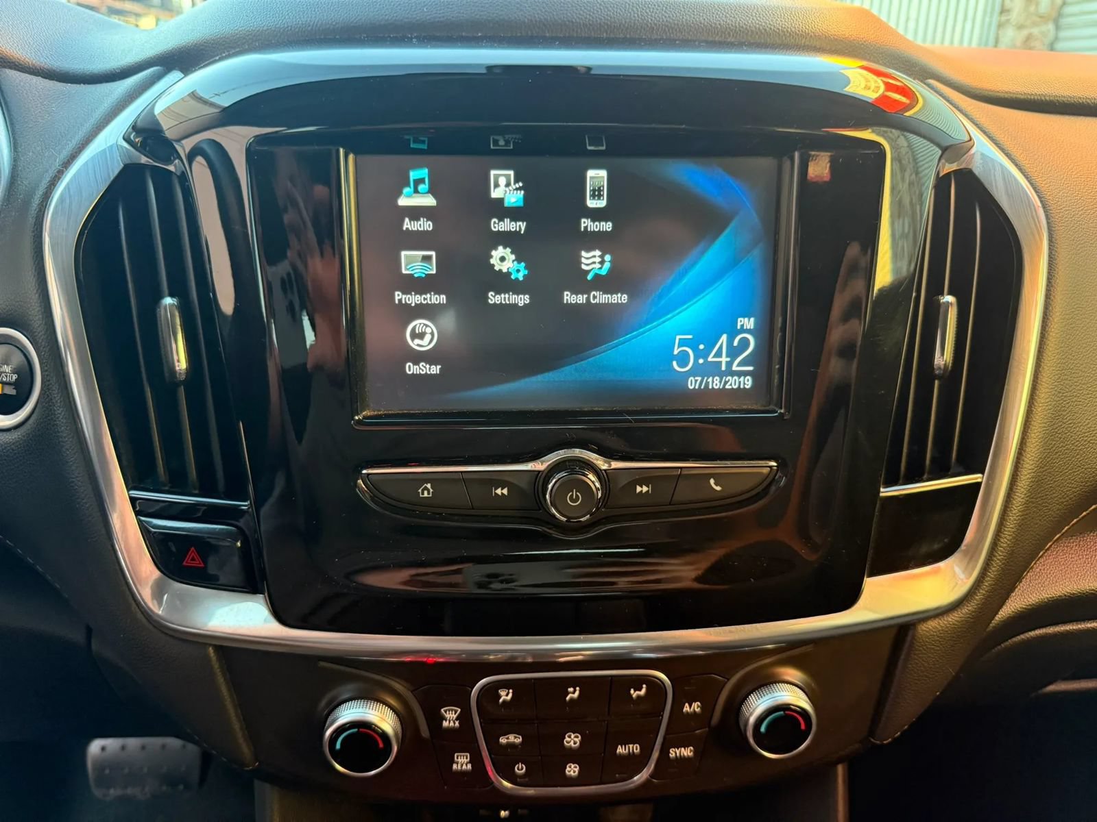 Used 2018 Chevrolet Traverse LS FWD image 14