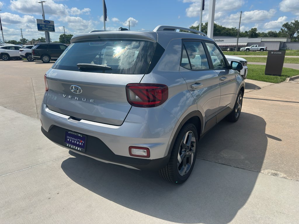 New 2026 Hyundai Venue SEL FWD image 5