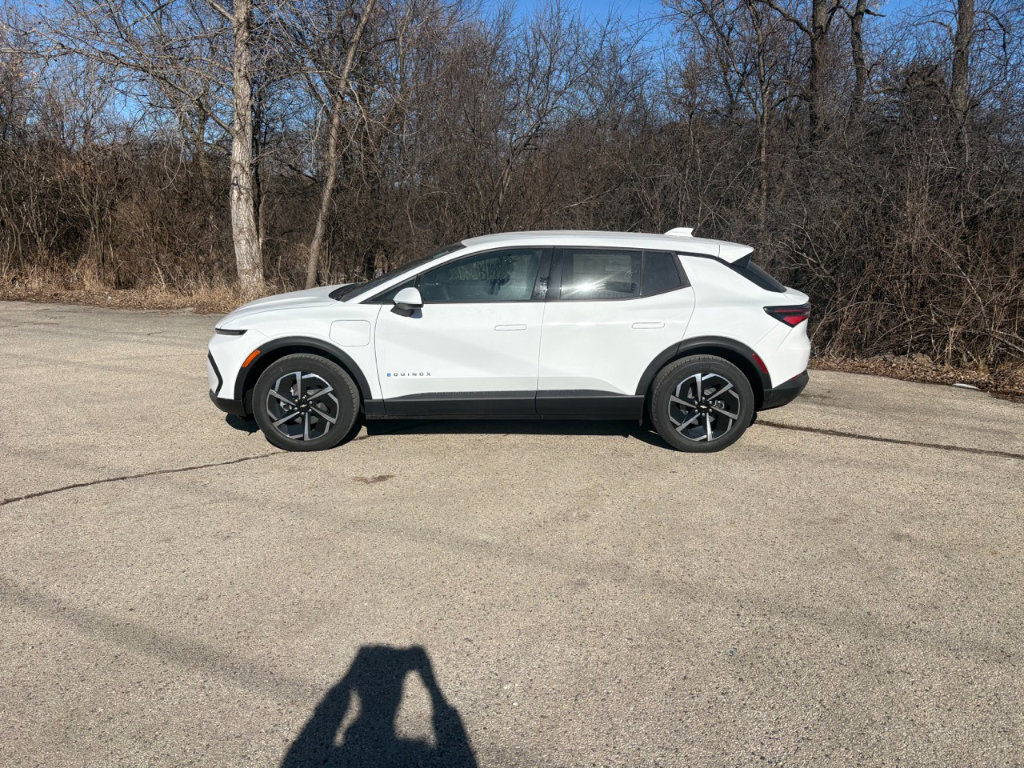 New 2026 Chevrolet Equinox EV LT FWD image 2