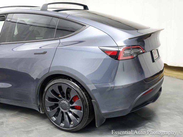Used 2023 Tesla Model Y Performance AWD/4WD image 9