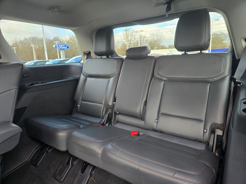 Used 2025 Ford Expedition Active image 9