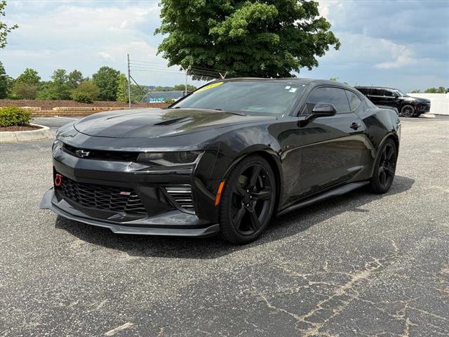 Used 2017 Chevrolet Camaro SS RWD image 7