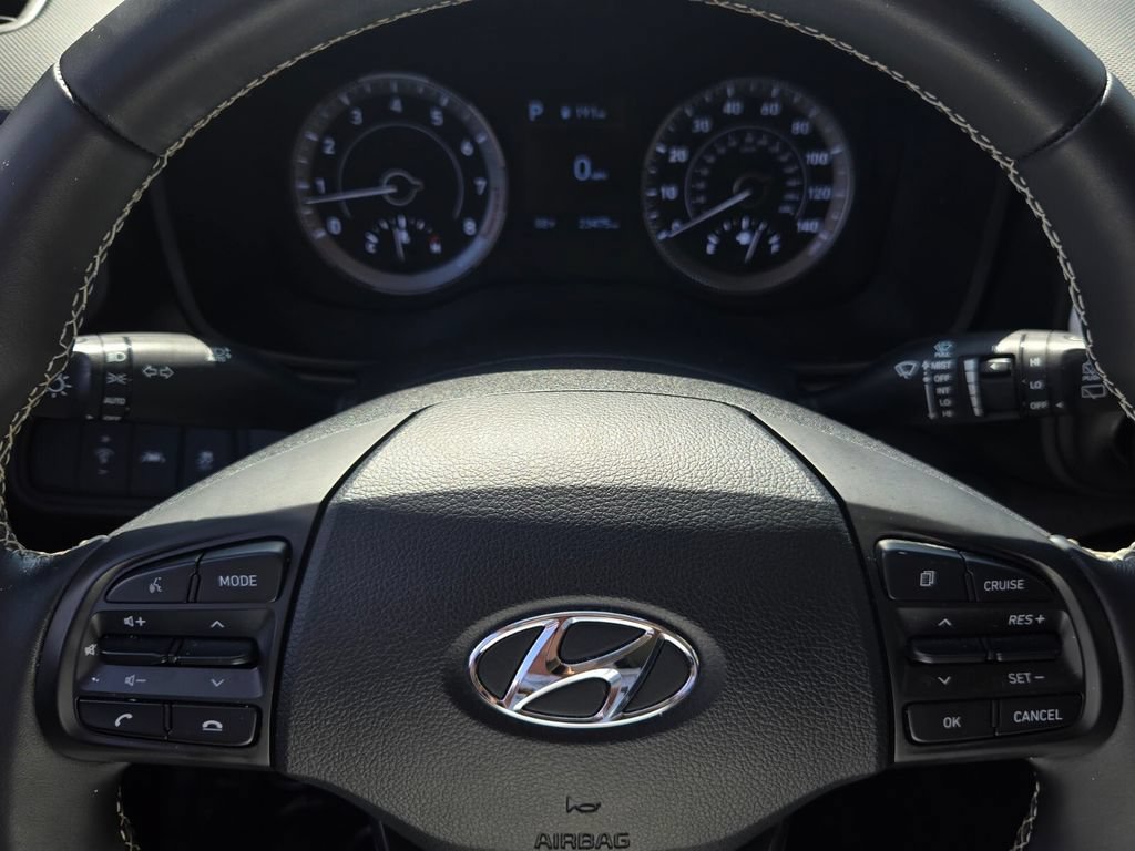 Used 2022 Hyundai Venue Limited w/ Cargo Package FWD image 22