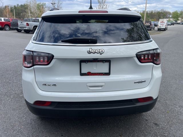 Used 2022 Jeep Compass Latitude AWD/4WD image 5