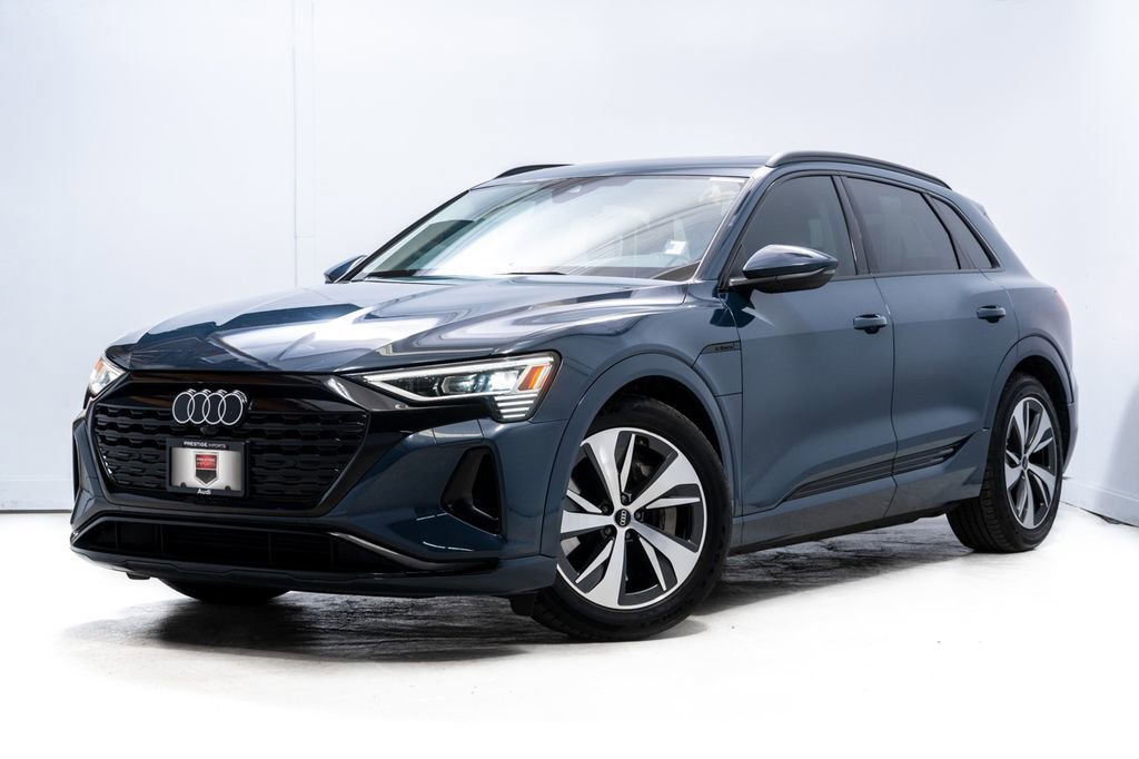 Used 2024 Audi Q8 e-tron Premium image 1