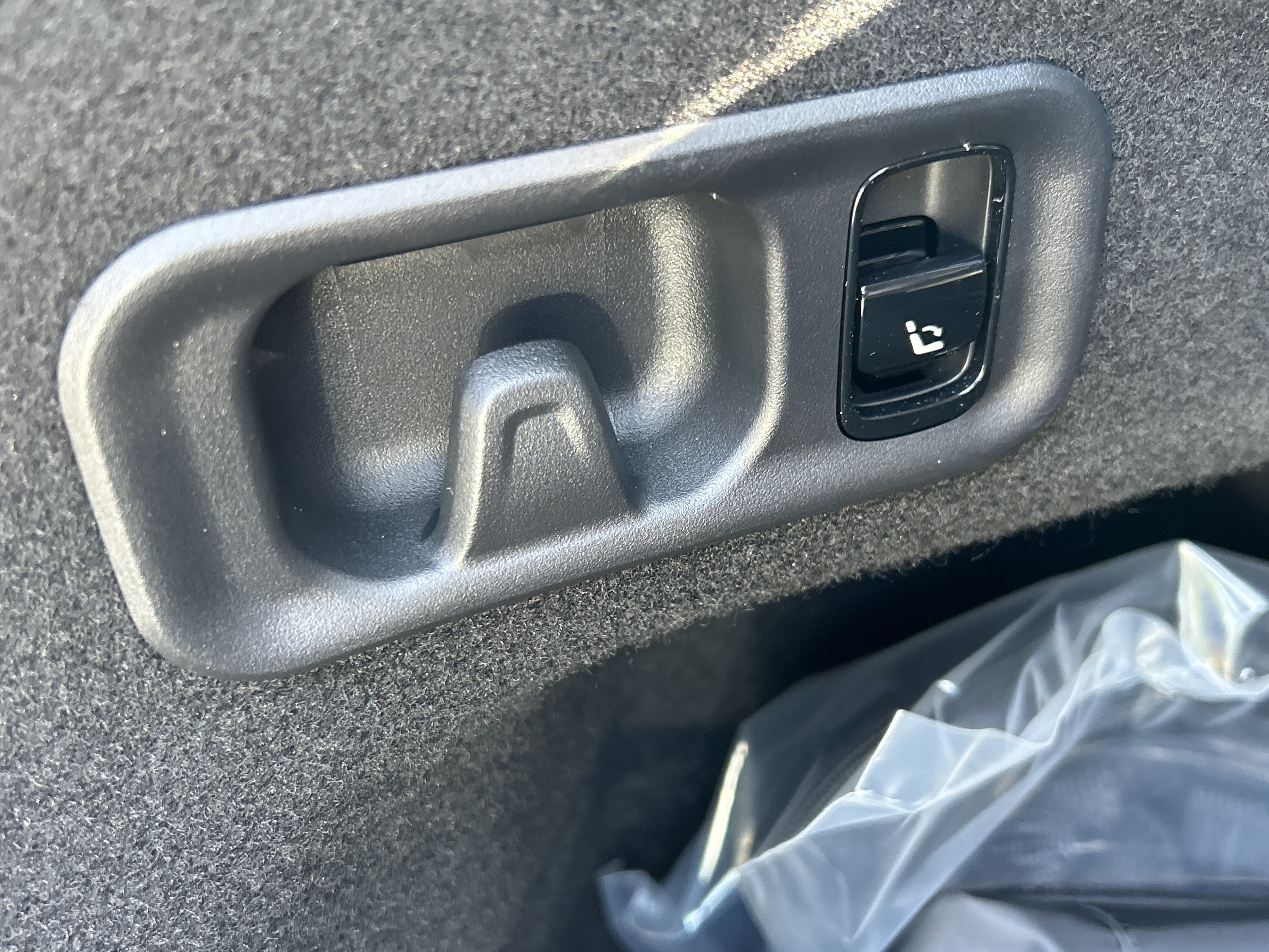 New 2026 Mercedes-Benz E 450 4MATIC Sedan image 10