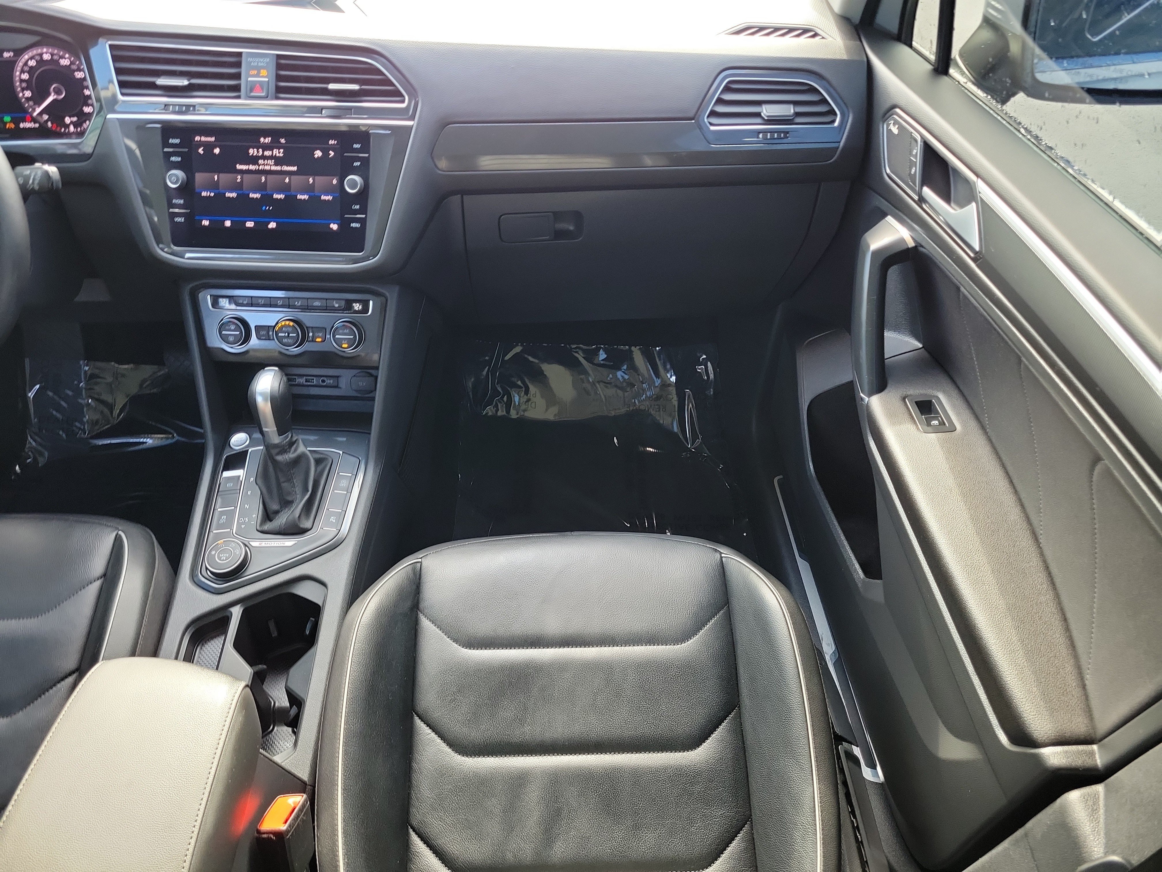 Used 2018 Volkswagen Tiguan SEL Premium AWD/4WD image 16