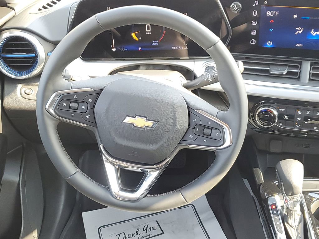 Used 2025 Chevrolet Trax LT w/ LT Convenience Package image 28