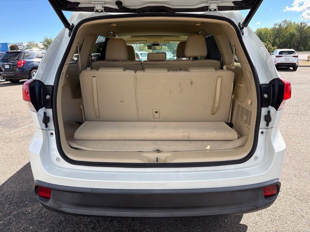 Used 2019 Toyota Highlander XLE w/ Carpet Mat Package (TMS) AWD/4WD image 7