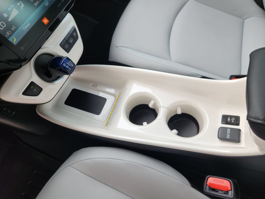 Used 2017 Toyota Prius Prime Advanced FWD image 18