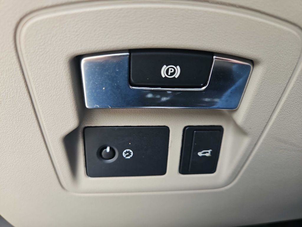 Used 2018 Land Rover Range Rover Velar S AWD/4WD image 18