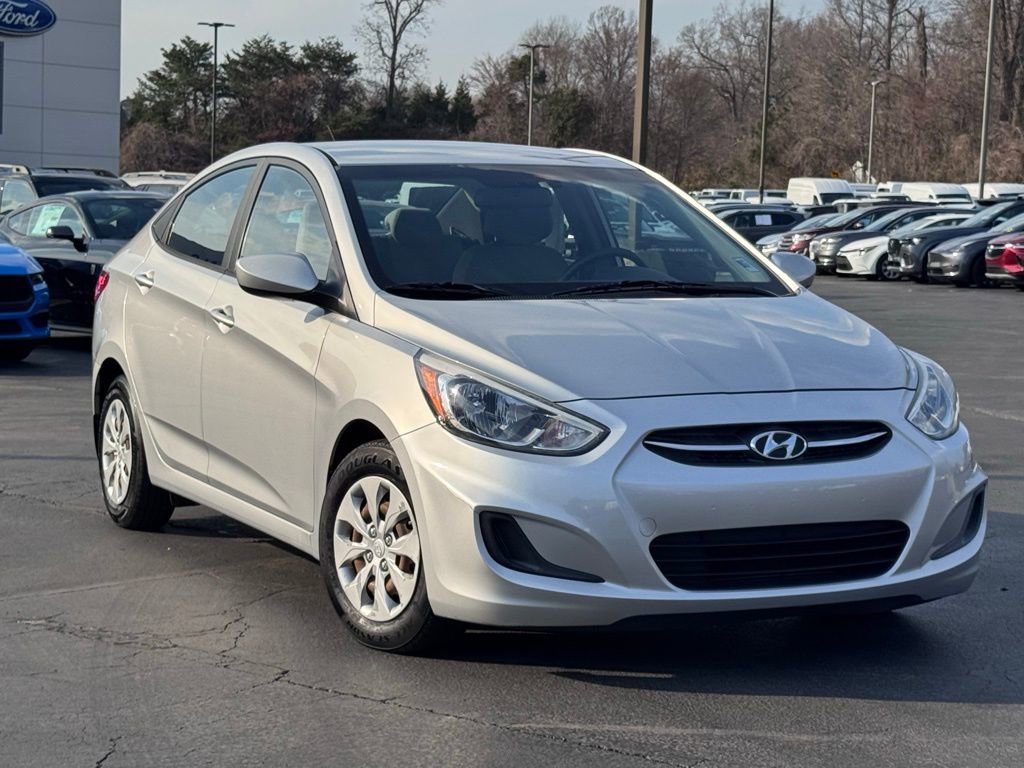Used 2015 Hyundai Accent GLS image 1