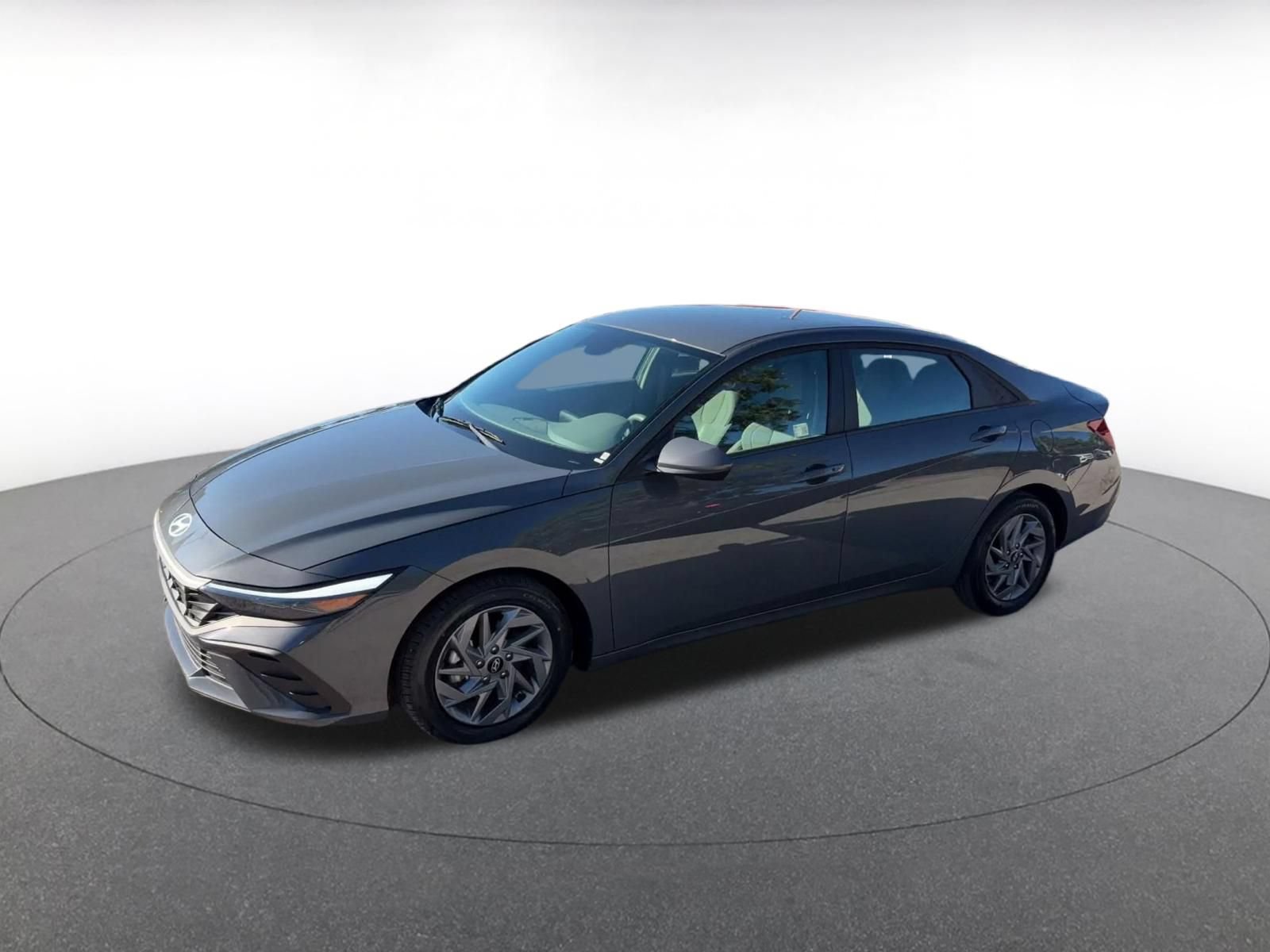 Used 2026 Hyundai Elantra Hybrid FWD image 7