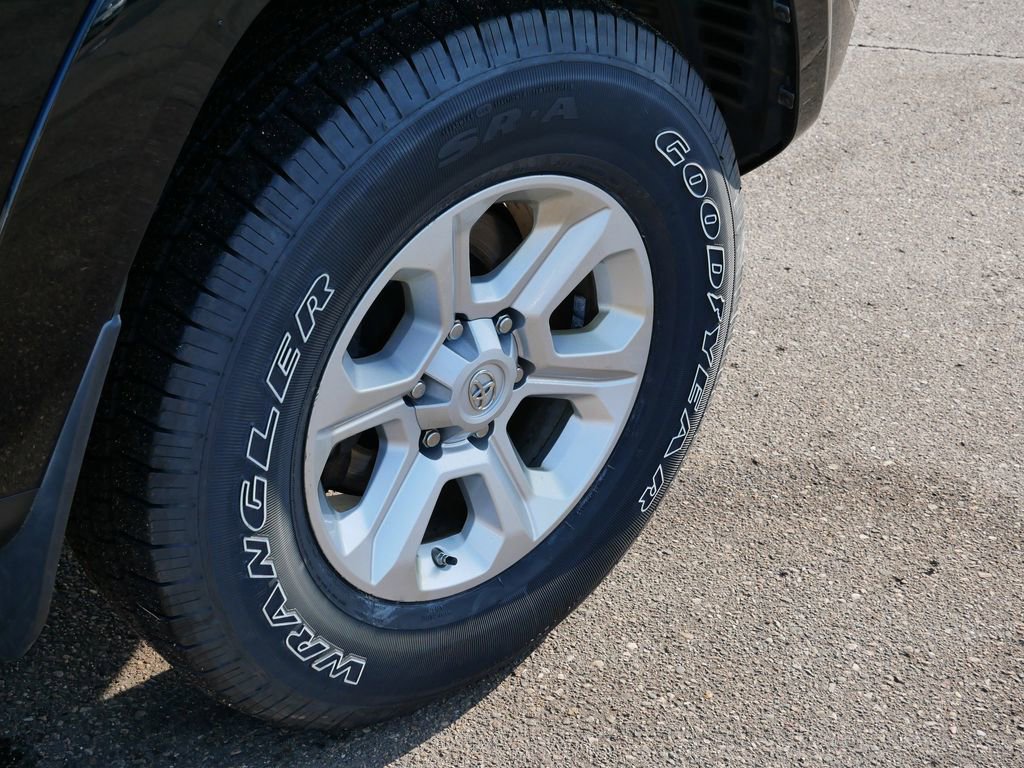 Used 2017 Toyota 4Runner SR5 Premium image 9