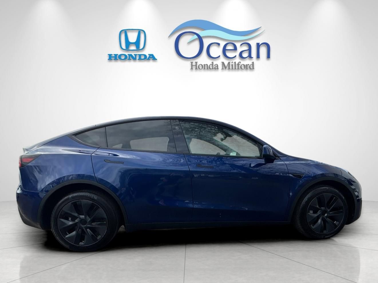 Used 2024 Tesla Model Y Long Range image 2