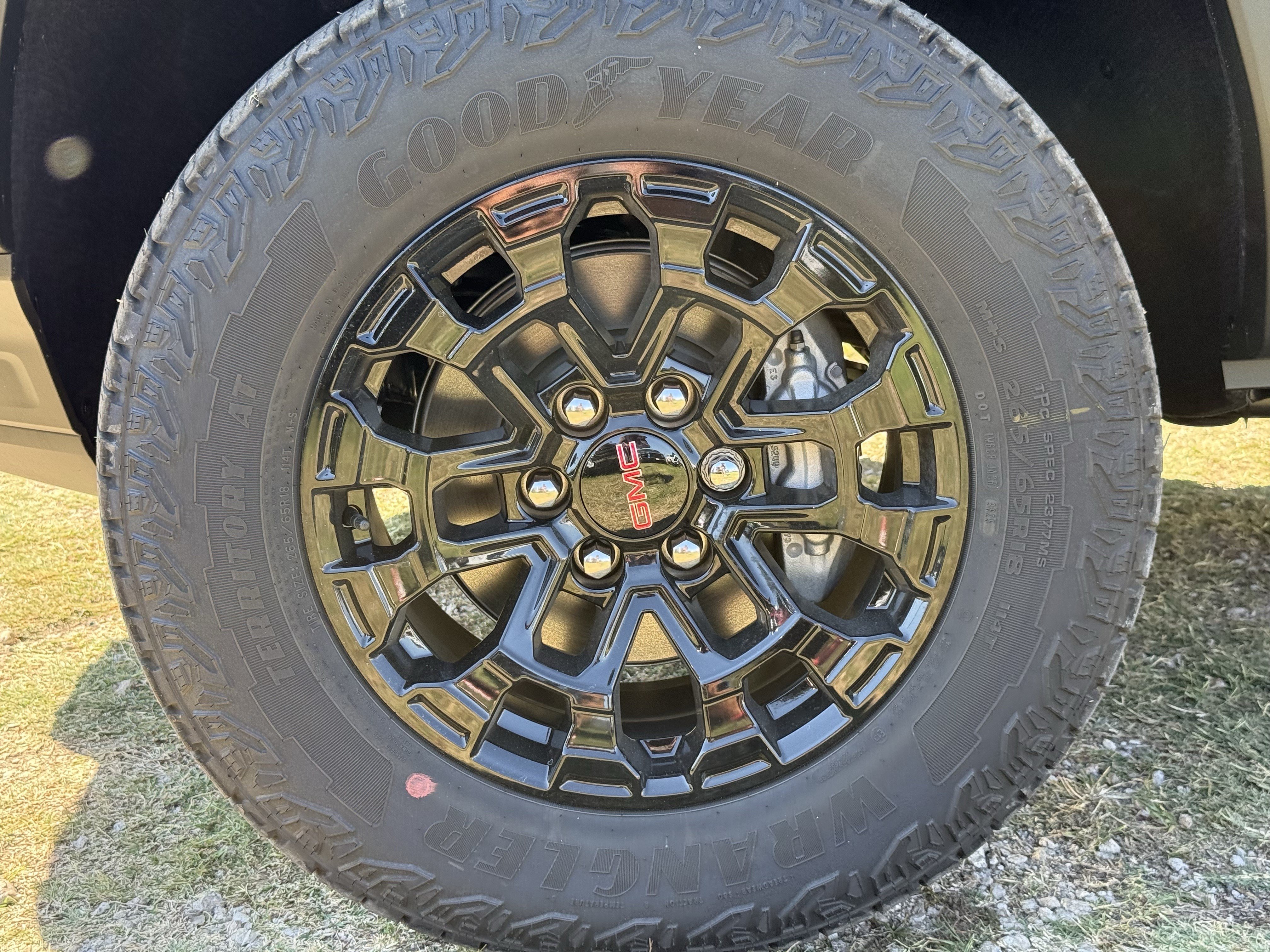 New 2026 GMC Canyon Elevation w/ Convenience Package RWD image 9
