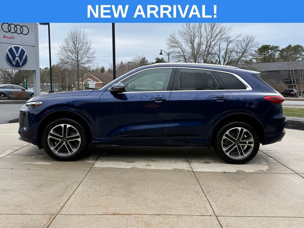 Used 2025 Audi Q5 Premium w/ Convenience Package image 6