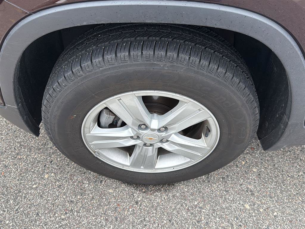 Used 2022 Chevrolet Trax LT w/ LT Convenience Package AWD/4WD image 19