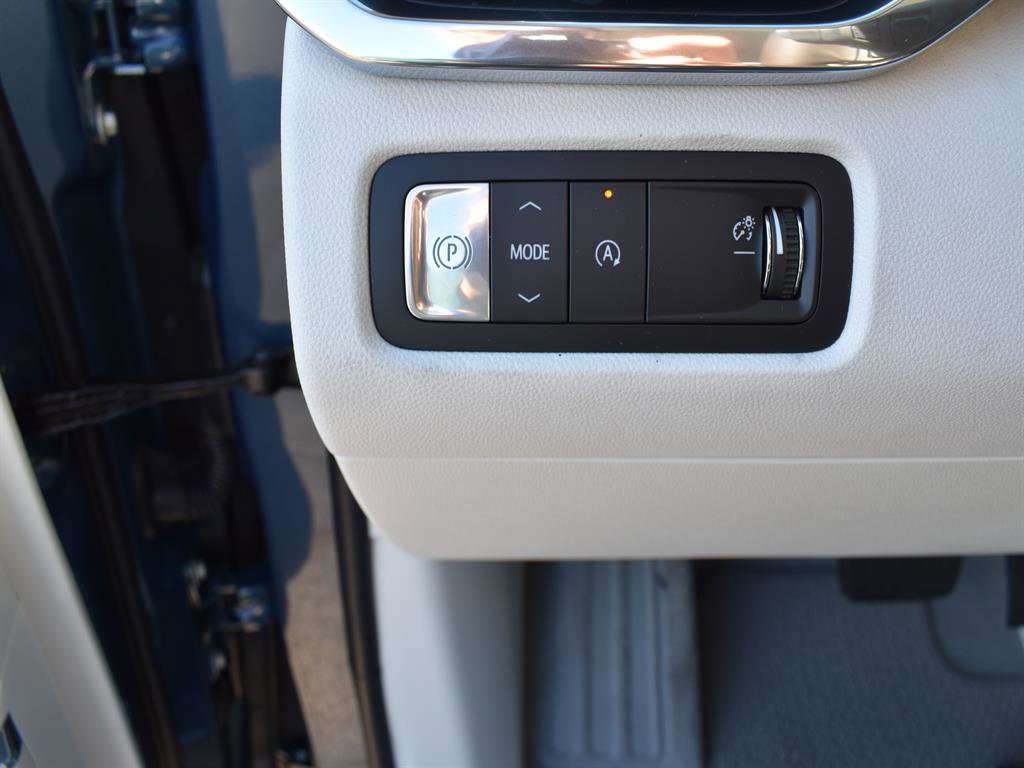 New 2026 GMC Acadia Denali w/ Super Cruise Package image 17