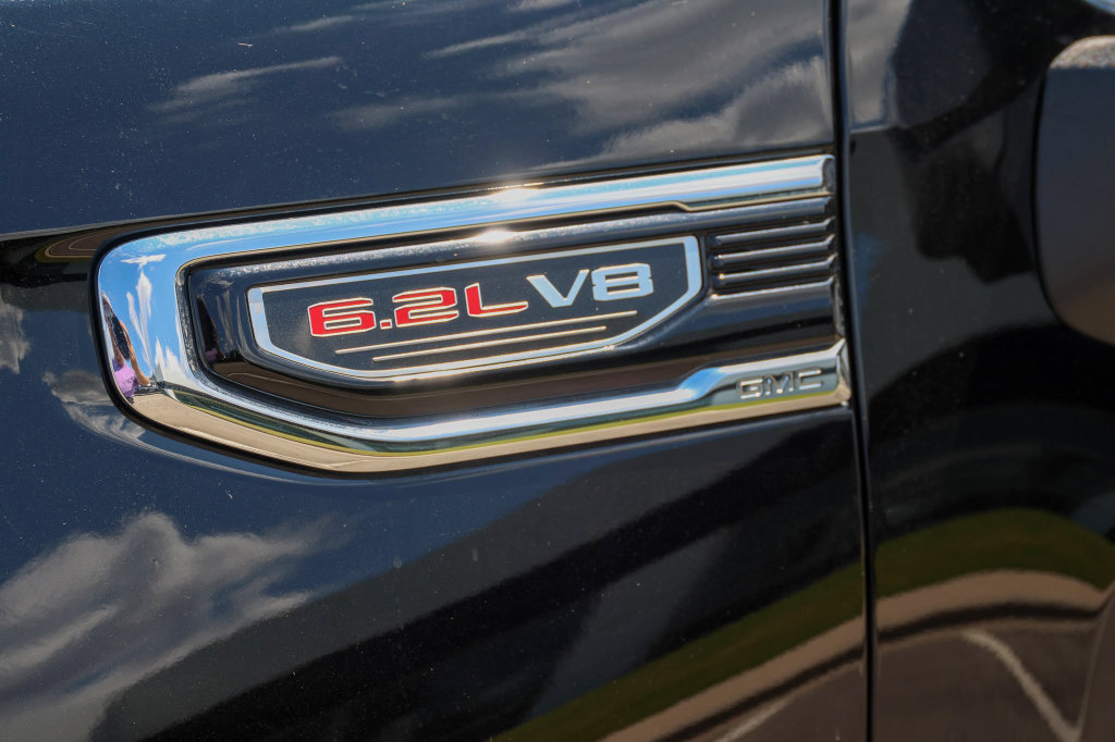 Used 2023 GMC Sierra 1500 Denali w/ Denali Reserve Package AWD/4WD image 8