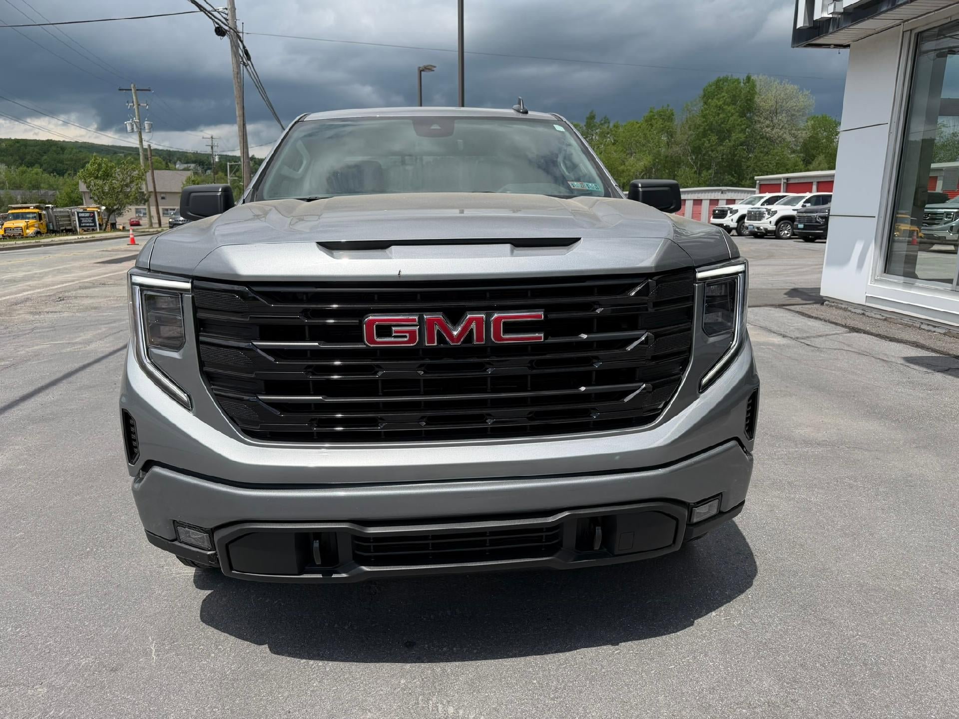 Used 2025 GMC Sierra 1500 Elevation AWD/4WD image 2