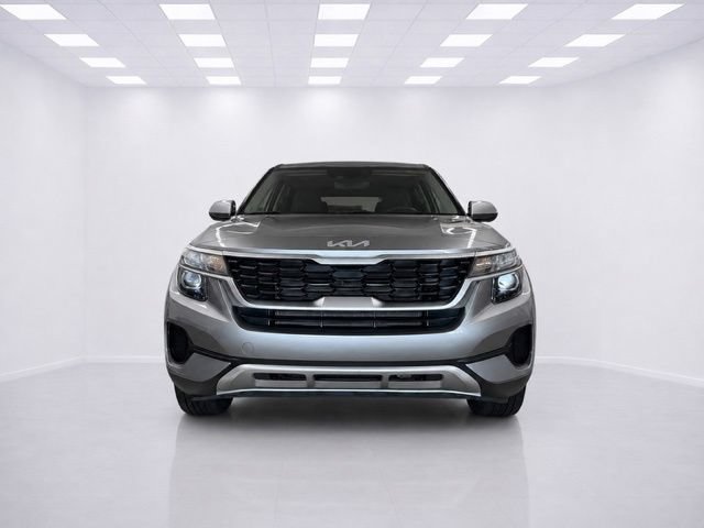 Used 2023 Kia Seltos LX AWD/4WD image 4