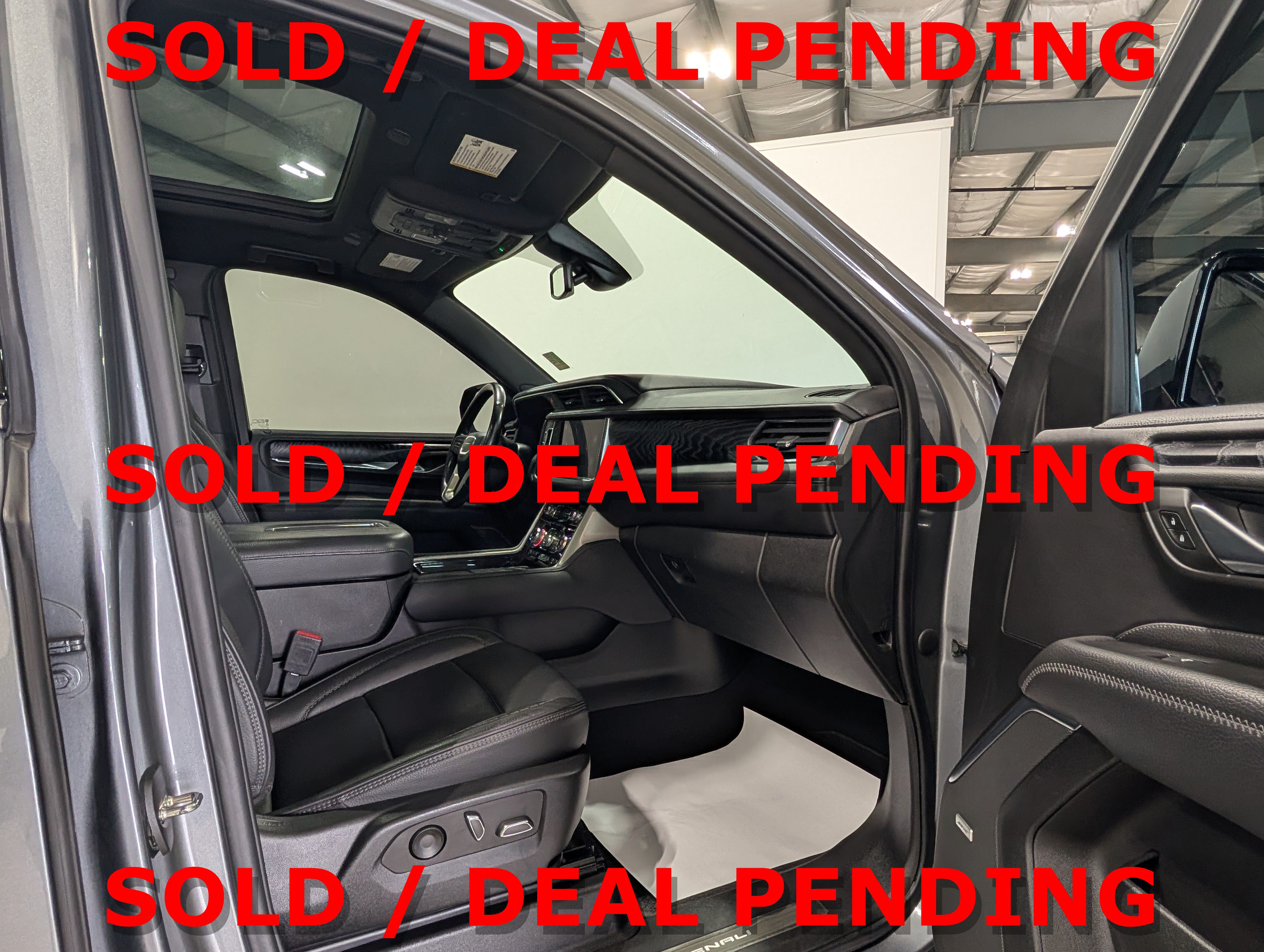 Used 2022 GMC Yukon Denali AWD/4WD image 15