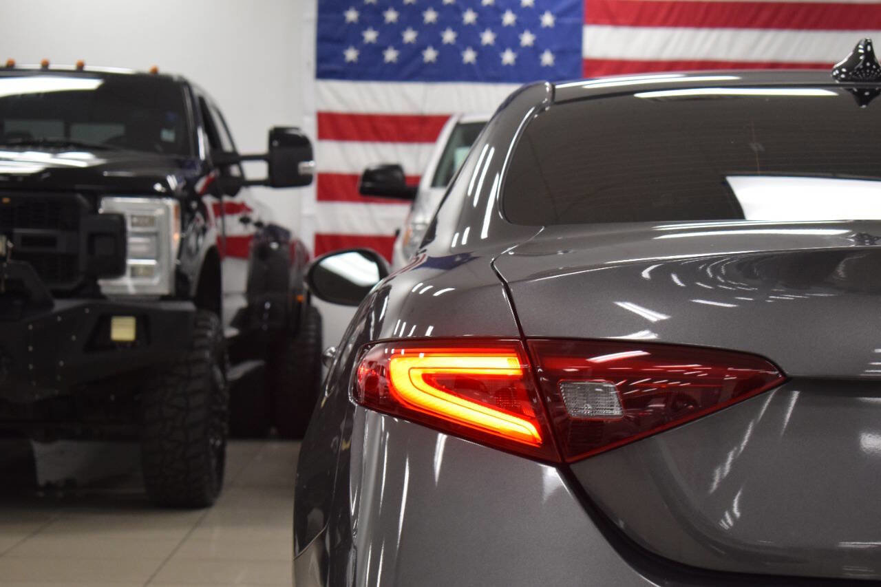 Used 2021 Alfa Romeo Giulia Sprint w/ Nero Edizione image 19